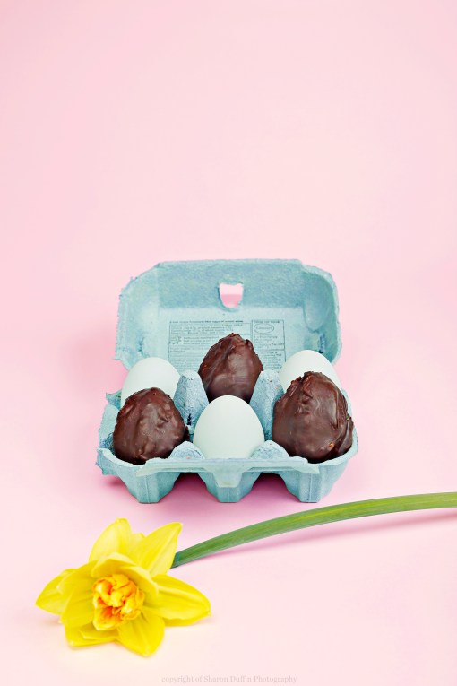 Keen Almond butter chocolate eggs